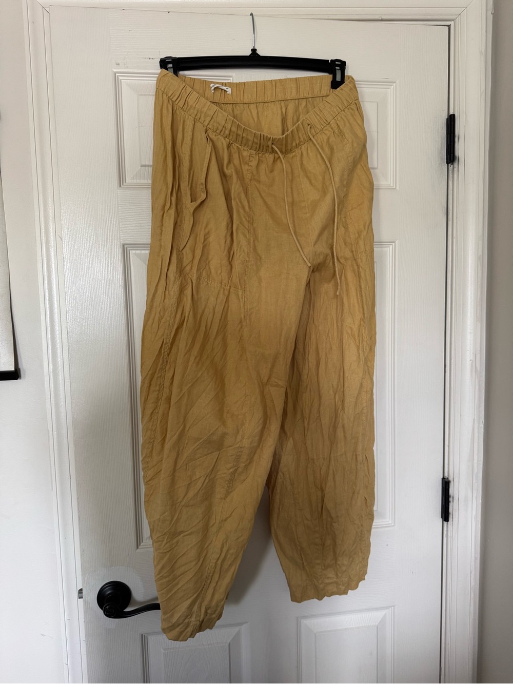 Oysho Linen Barrel Pant in Mustard Yellow
